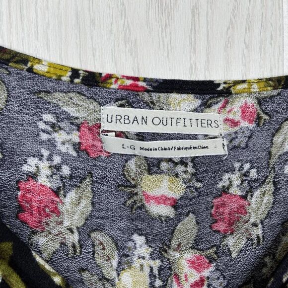 Urban Outfitters Smocked Floral Long Sleeve Blouse Black Womens Size Large - Picture 9 of 9